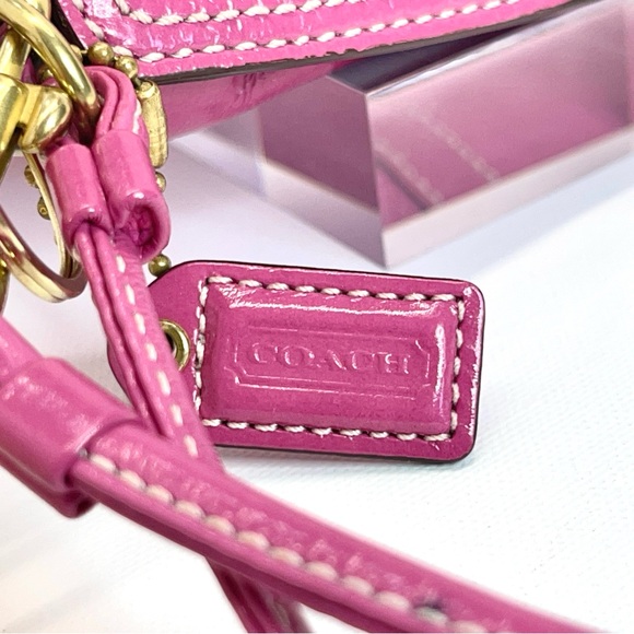 Vintage Coach Turn-lock Pink Wristlet 💓 - Picture 6 of 10